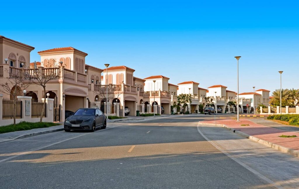 Investing in Dubai Property: A Comprehensive Guide
