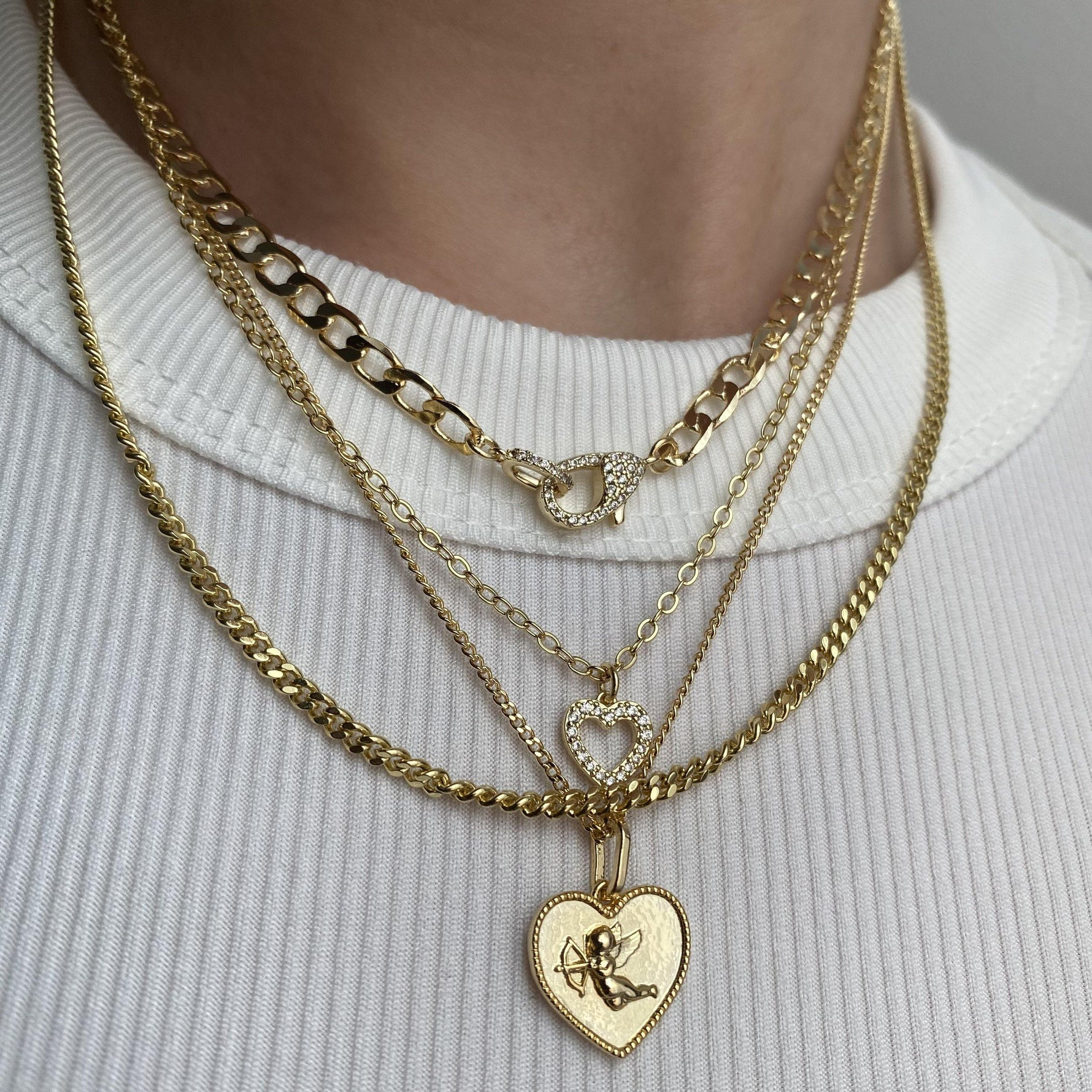 How to Rock Trendy Necklaces Without Spending a Lot