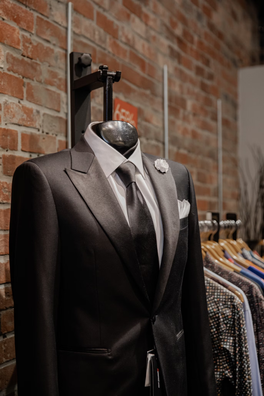 Understanding the Value of Custom Tailoring: A Comparative Study